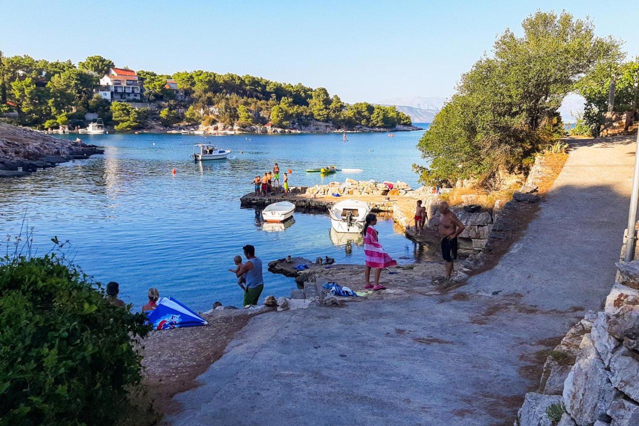 Apartments By The Sea Basina, Hvar - 542 Vrbanj Buitenkant foto